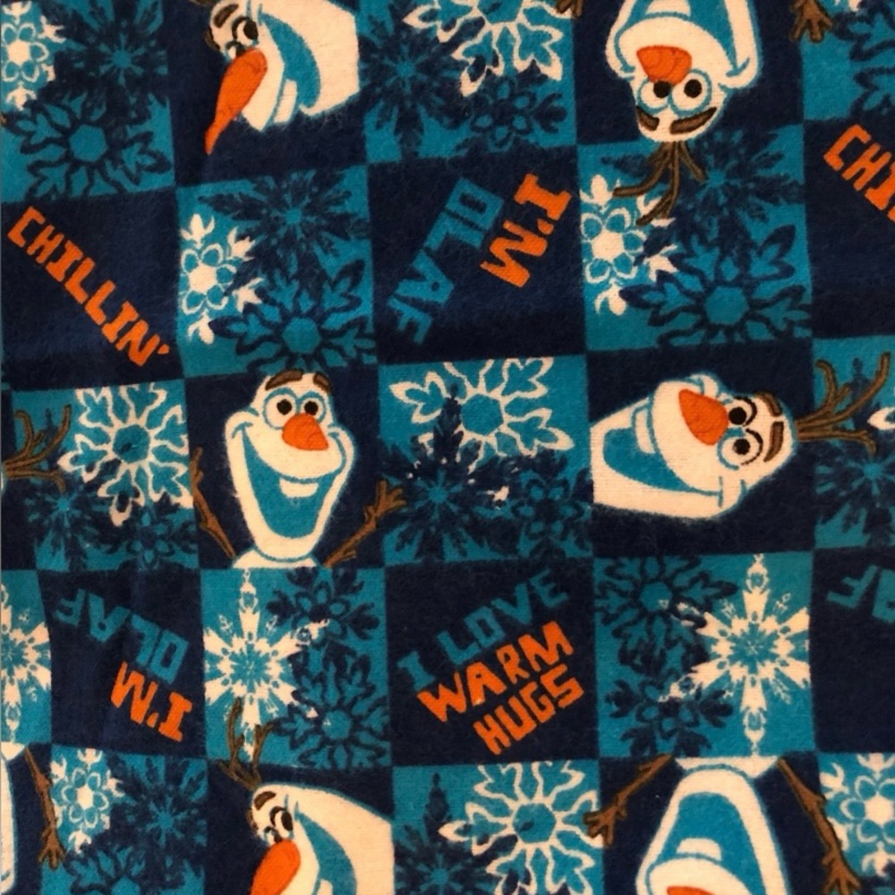 Fabric flannel cotton Disney Frozen Olaf Chillin new 1 yard x 42" wide